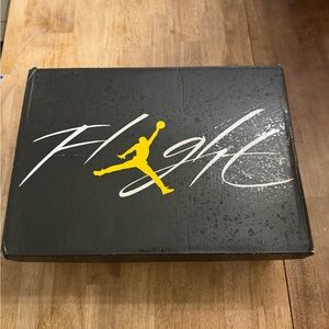 Jordan 4 yellow thunder